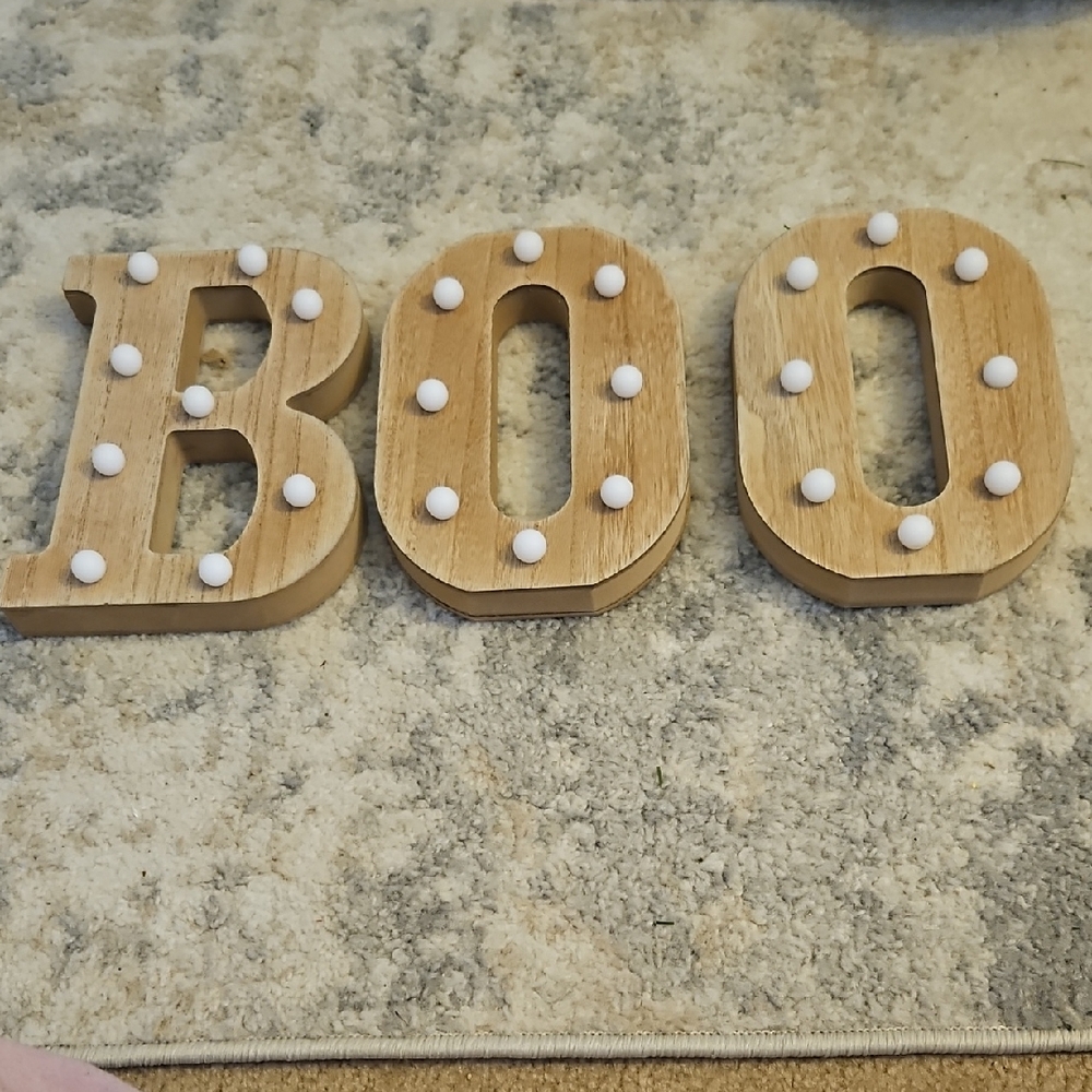 Wooden 'BOO' Decorative Sign with Lights